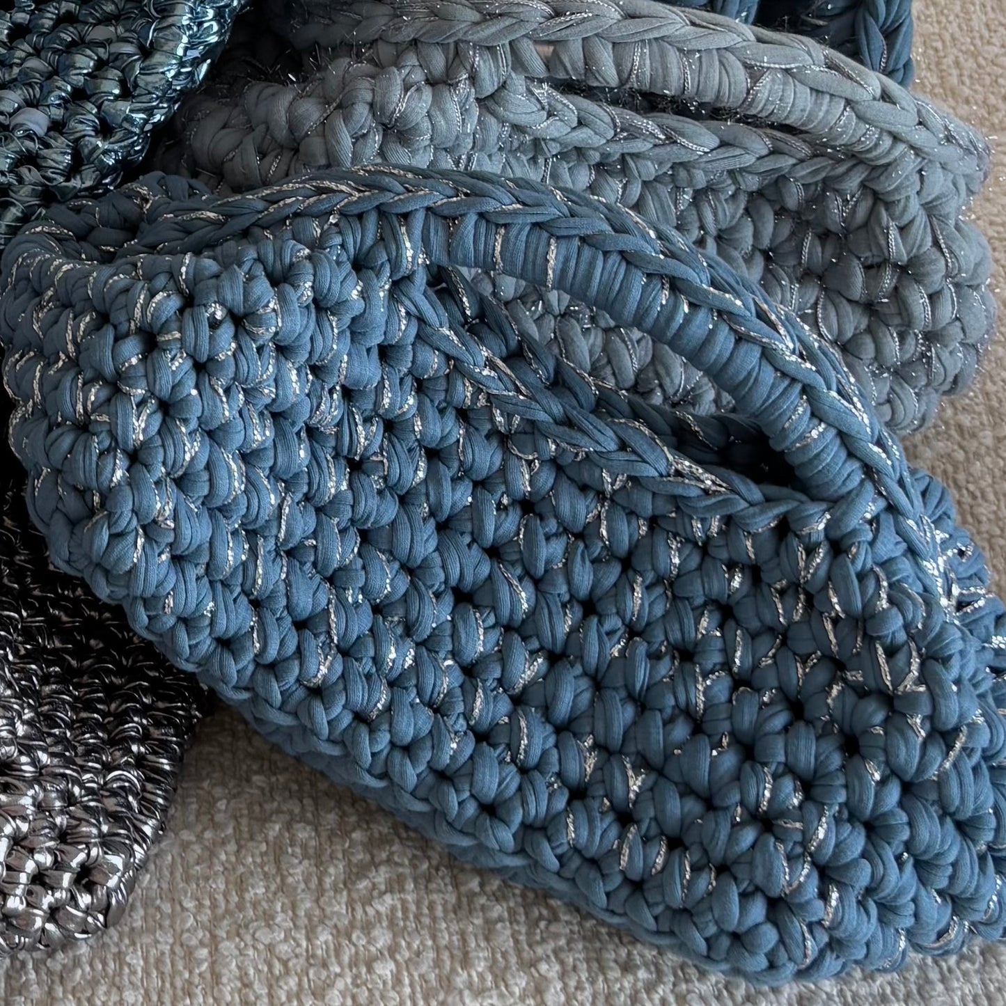 Cleo clutch in indigo