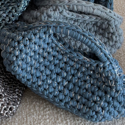 Cleo clutch in indigo